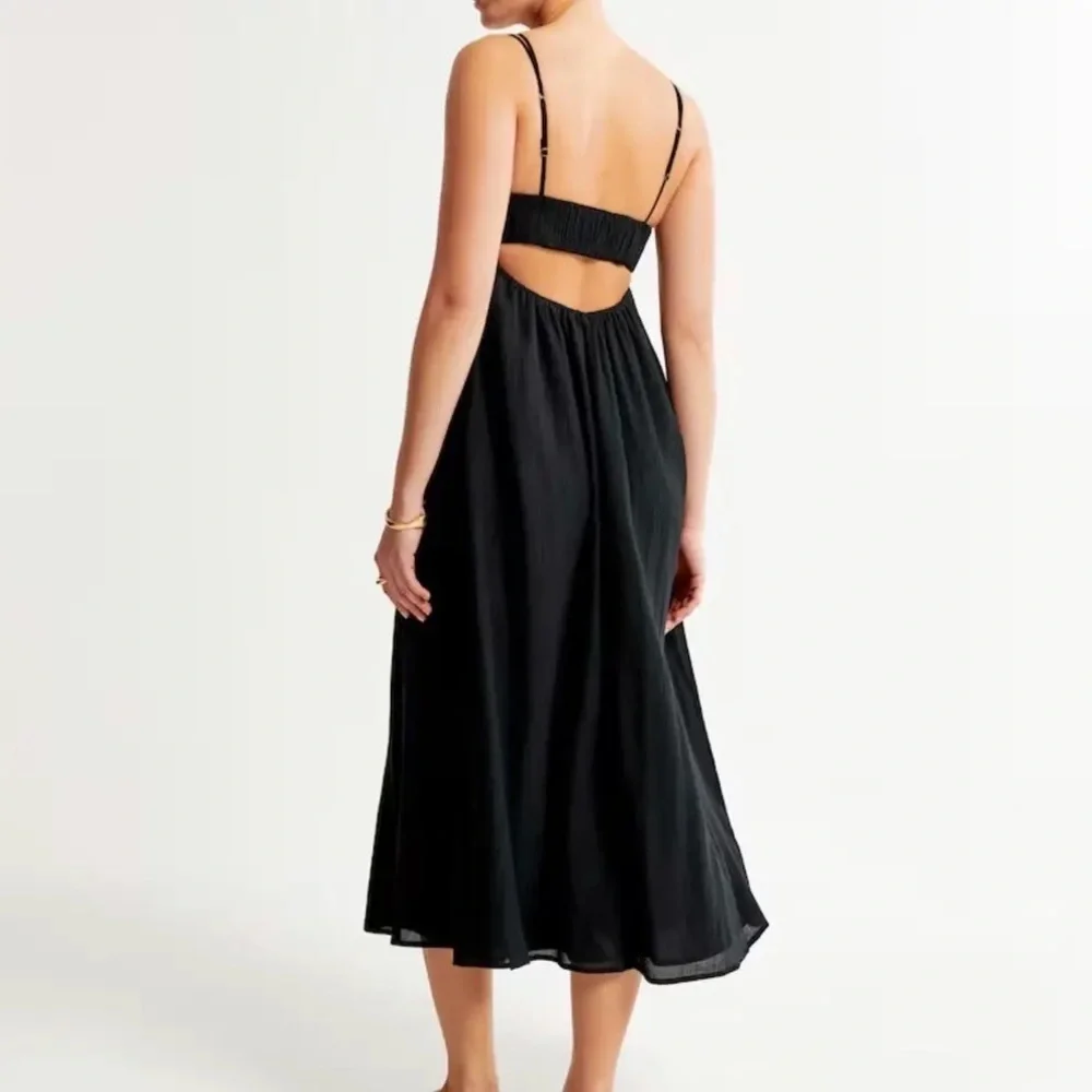 Abercrombie and Fitch Cut-out Back Maxi Dress in Black - Size XSP